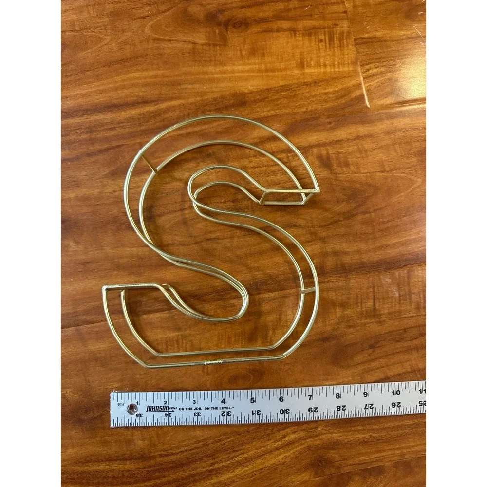 The Unbranded Brand goldtone metal